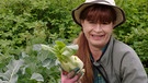Pak Choi ernten im Querbeet-Garten mit Sabrina Nitsche | Bild: BR / Tibor Blasy